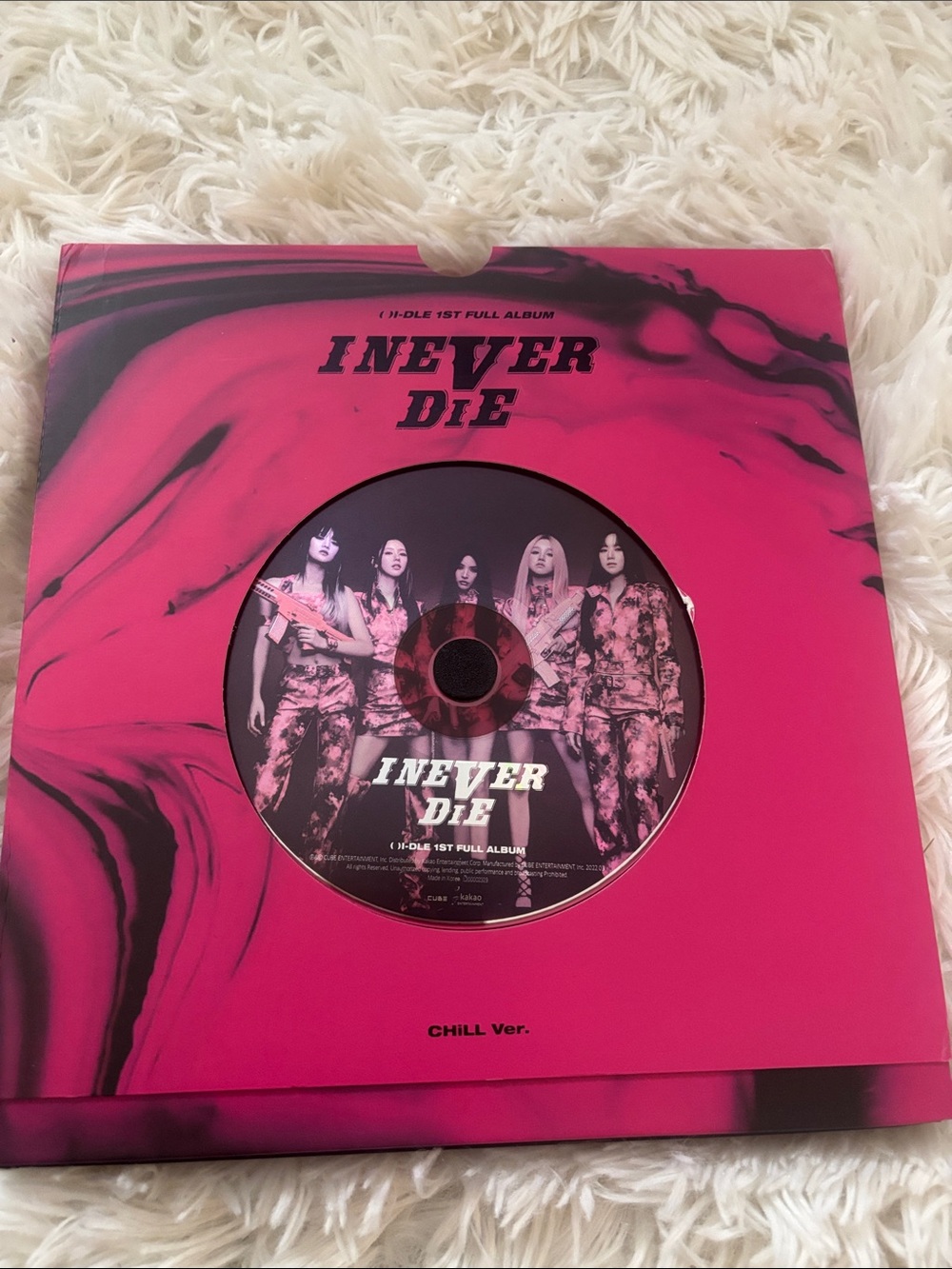 (G)I-DLE album with Shuhua’s photocards